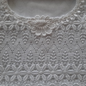 Tároló, shabby chic stílusban fehér csipkéből - otthon & életmód - tárolás & rendszerezés - fali tároló - Meska.hu