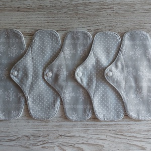 Tisztasági betét,intim betét,halványszürke alapon pöttyós és sormintás  pamutvászonból,flanel alsórésszel,NoWaste - szépségápolás - intim higiénia - tisztasági betét - Meska.hu