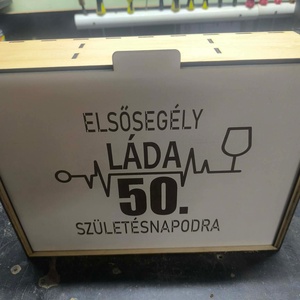 Gravírozott születésnapi box - otthon & életmód - konyhafelszerelés, tálalás - italos kellékek - boros díszdoboz - Meska.hu