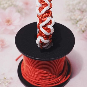 Szivecskés paracord karkötő - Meska.hu