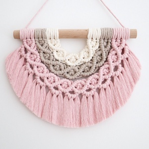 Mini szivárvány makramé falidísz - Meska.hu