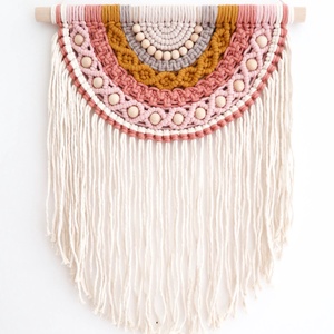 Gyöngyös szivárvány makramé falidísz  - mustár - Meska.hu