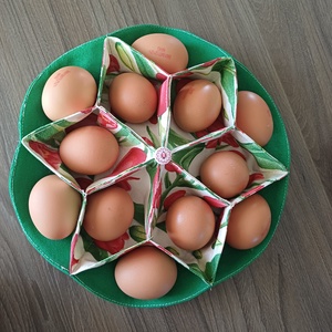 Húsvéti tojás tároló, kosárka  - ünnepi díszek, dekorációk - húsvéti díszek és dekorációk - húsvéti asztaldíszek - Meska.hu