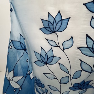 Királykék 100% selyem sál köszönő ajándék virágos átmenetes sál - ruha & divat - sál, sapka, kendő - sál - Meska.hu