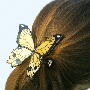 Francia hajcsat: Kézzel festett Fecskefarkú lepke, tiffanyból - Meska.hu