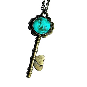 Bronz színű kulcs alakú medál hozzá tartozó lánccal - Turquoise ornaments kollekció - Meska.hu