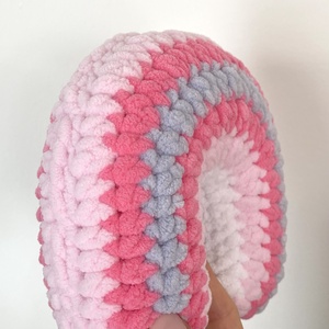 Horgolt Pink Szivárvány csörgő - játék & sport - 3 éves kor alattiaknak - csörgő - Meska.hu