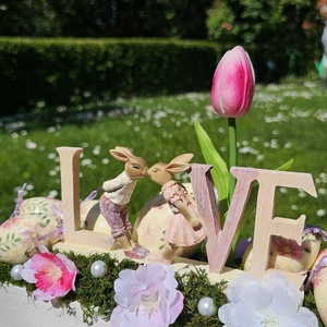 LOVE nyuszis húsvéti asztaldísz handmade tojásokkal, Otthon & Életmód, Dekoráció, Asztal és polc dekoráció, Asztaldísz, Virágkötés, Mindenmás, MESKA