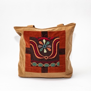 Őszí hímzett táska, Táska & Tok, Kézitáska & válltáska, Válltáska, Patchwork, foltvarrás, Hímzés, MESKA
