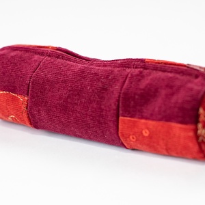 Bordó patchwork tolltartó - otthon & életmód - papír, írószer - tolltartó & ceruzatekercs - Meska.hu