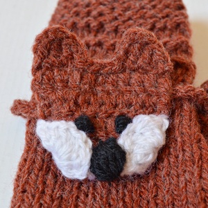 Vuk és Kag - puha fonalból készült kézmelegítő horgolt róka motívummal, ami levehető. Jöhet a tél! -  - Meska.hu