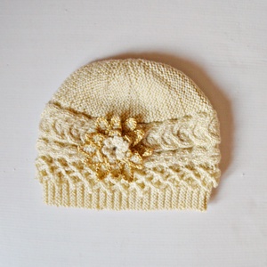 Gatsby - vintage sapka pezsgő színben arany színű szállal. Különleges, egyedi sapka fonott mintával. - ruha & divat - sál, sapka, kendő - sapka - Meska.hu