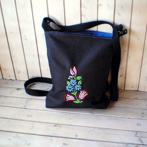 Hímzett virágos folk válltáska, tarisznya -  - Meska.hu