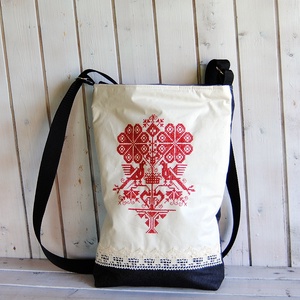 Victoria hímzett táska, piros madaras táska - Meska.hu