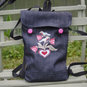 Hímzett virágos hátizsák - Meska.hu