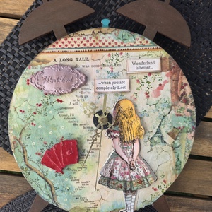 Alice Csodaországban Ébresztőóra Formájú Falióra � Vintage kézműves mixed media óra - Meska.hu