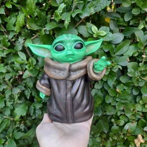 3D nyomtatott és kézzel festett Baby Yoda figura, Star Wars, Mandalóri figura, Grogu figura - Meska.hu