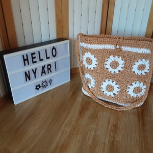 Nagyikockás horgolt raffia válltáska - Meska.hu