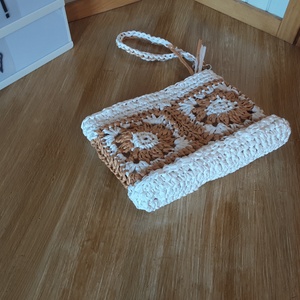 Nagyikockás horgolt raffia neszesszer - Meska.hu
