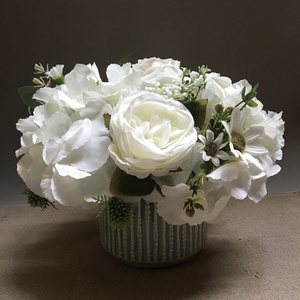 Fehér virág asztaldísz, virágdísz, Otthon & Életmód, Dekoráció, Virágdekoráció, Virágcsokor, Virágkötés, MESKA