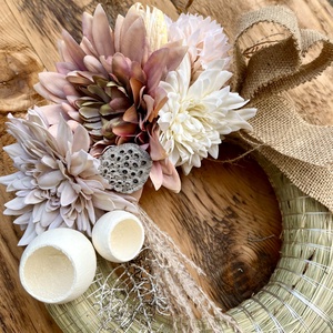 Gyékény sírdísz, koszorú , 25-30 cm - otthon & életmód - vallás - temetkezési tárgy - sírdísz, kegyeleti dísz - Meska.hu Gyékény sírdísz, koszorú , 25-30 cm - otthon & életmód - vallás - temetkezési tárgy - sírdísz, kegyeleti dísz - Meska.hu