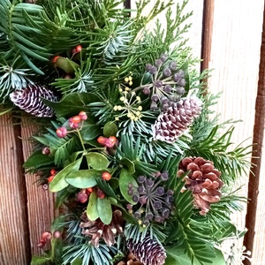 Hagyományos karácsonyi, ünnepi ajtódísz, koszorú - karácsony - karácsonyi lakásdekoráció - karácsonyi ajtódíszek - Meska.hu