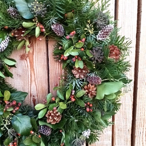 Hagyományos karácsonyi, ünnepi ajtódísz, koszorú - karácsony - karácsonyi lakásdekoráció - karácsonyi ajtódíszek - Meska.hu