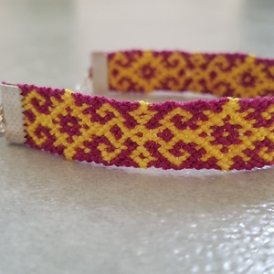 Lila-sárga csomózott karkötő - Meska.hu