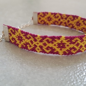 Lila-sárga csomózott karkötő - ékszer - karkötő - fonott karkötő - Meska.hu