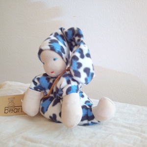 Picurka ülő Mandula-manó -  - Meska.hu