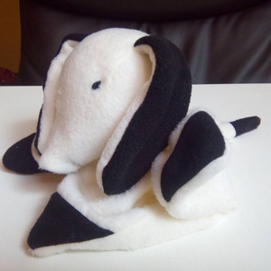 Fekete-fehér polár alvó kutya -  - Meska.hu