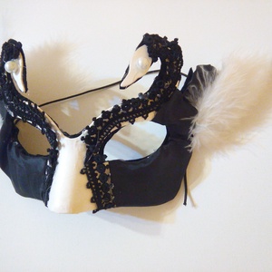 Maszk, fekete selyemmel  -  - Meska.hu