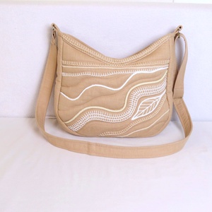 Táska, púder lenvászon válltáska,  egyedi crossbody natural, leaf, levél applikációval, Táska & Tok, Kézitáska & válltáska, Válltáska, Hímzés, Patchwork, foltvarrás, MESKA