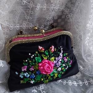 Fekete kis táska. Hímzett táska. Designer táska. - esküvő - kiegészítők - táska - Meska.hu