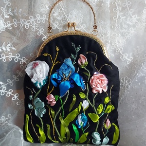 Fekete bársony táska hímzéssel. Tündérvirágok., Táska & Tok, Kézitáska & válltáska, Kézitáska, Hímzés, Varrás, MESKA