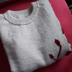 Kézzel kötött alpaka pulóver kézi hímzéssel. Nagy méretek L-XL - ruha & divat - női ruha - pulóver - Meska.hu