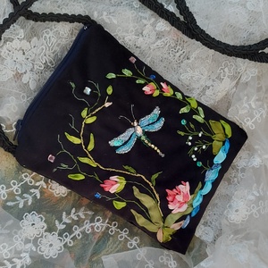 Egyedi, kézzel hímzett bársony oldaltáska. - táska & tok - kézitáska & válltáska - kézitáska - Meska.hu