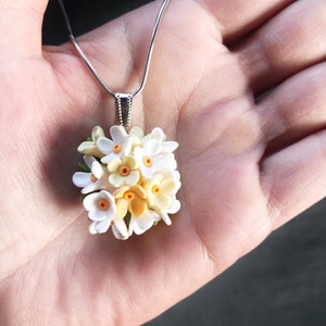 Fehér orgona medál - ékszer - nyaklánc - medálos nyaklánc - Meska.hu