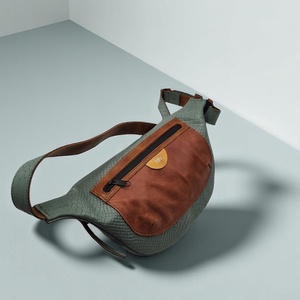 tatu Crossbody táska menta - táska & tok - övtáska - Meska.hu