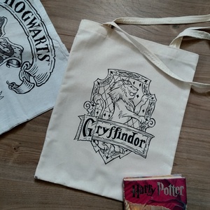 Griffendél - Harry Potteres rajzolt vászontáska - táska & tok - bevásárlás & shopper táska - shopper, textiltáska, szatyor - Meska.hu