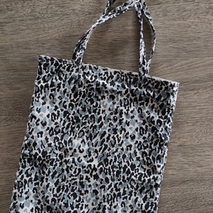 2in1 ki-be fordíthatós 2 féle mintás cicás válltáska, mintás pánttal - táska & tok - bevásárlás & shopper táska - shopper, textiltáska, szatyor - Meska.hu