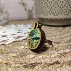 vietnámi rizsföldek gyűrű   mini hímzett tájkép hímzőrámában - ékszer - gyűrű - kerek gyűrű - Meska.hu vietnámi rizsföldek gyűrű   mini hímzett tájkép hímzőrámában - ékszer - gyűrű - kerek gyűrű - Meska.hu