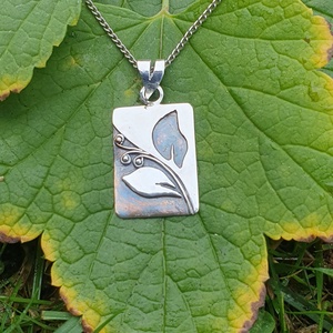 Füveskönyv - Virágos, leveles 925-ös finomságú ezüst medál  - ékszer - nyaklánc - medál - Meska.hu