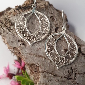 Csipke filigrán fülbevaló 925 finomságú -sterling- ezüstből - ékszer - fülbevaló - lógó fülbevaló - Meska.hu