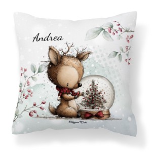 Névvel kérhető - Cuki téli őzike hógömbbel mintás párna, Otthon & Életmód, Lakástextil, Párna & Párnahuzat, Díszpárna (belsővel együtt), , MESKA
