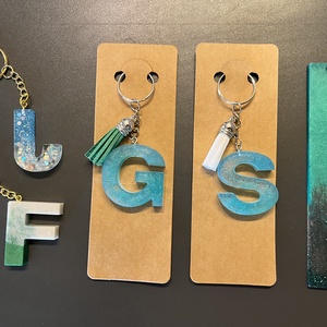 Egyedi gyanta betű-G - táska & tok - kulcstartó & táskadísz - kulcstartó - Meska.hu