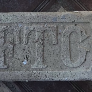 NTG felirat, logó készítése bontott téglába - Meska.hu