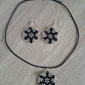 Fekete-ezüst ékszer szett (nyaklánc + fülbevaló) - ékszer - ékszerszett - Meska.hu