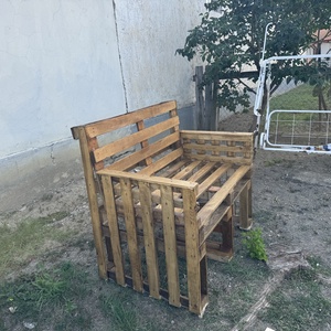 Kézzel készült pácolt raklappad  természetes kerti ülőke 2 főre - otthon & életmód - ház & kert - kerti bútor - Meska.hu
