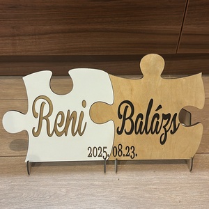 Személyre szabható páros puzzle  egyedi nevekkel és dátummal, Esküvő, Dekoráció, Asztaldísz, Famegmunkálás, MESKA